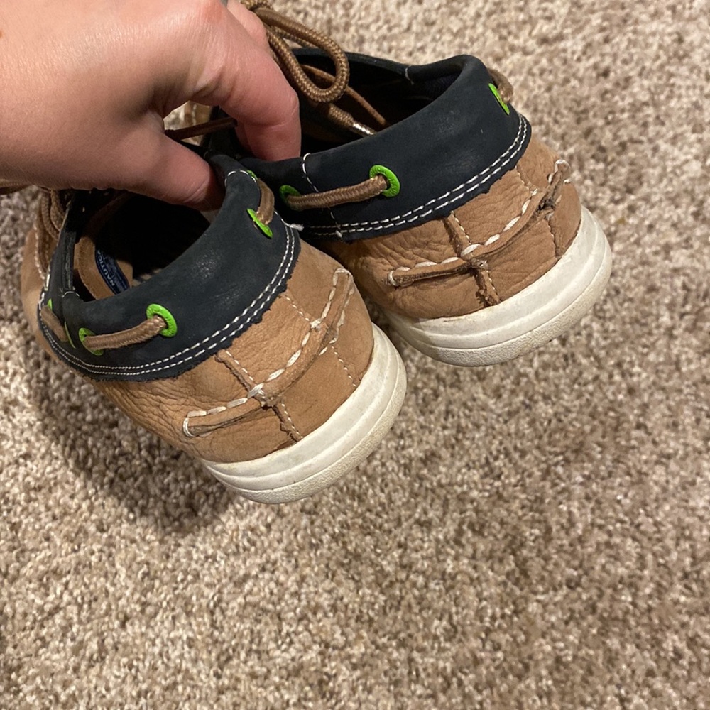 Nautica boat shoes. - Picture 2 of 4